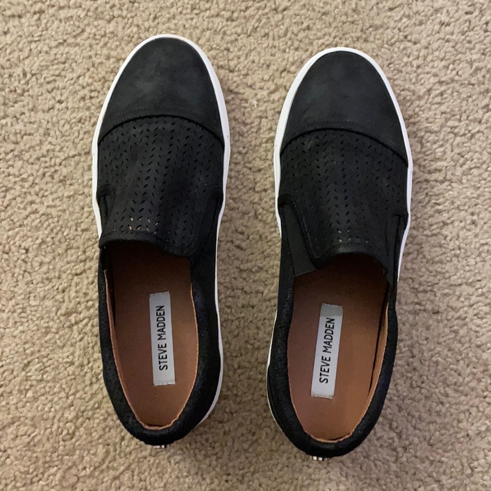 Steve Madden Black Felt Slip-Ons. Size 11.